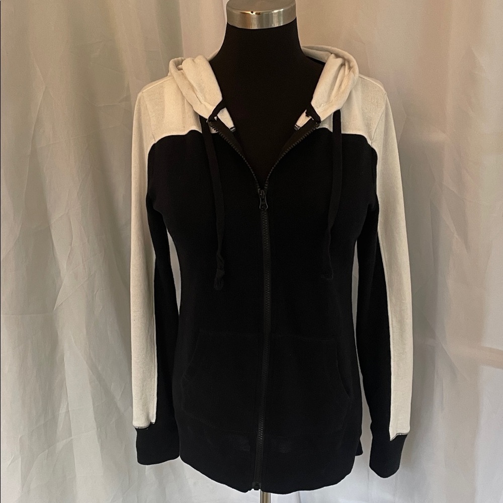 SO Women's Black and White Zip-Up Hoodie Size small